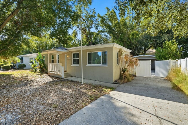 Photo - 2701 S Manhattan Ave