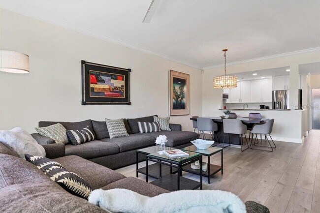 Photo - 862 Hudson Ave Unit 862