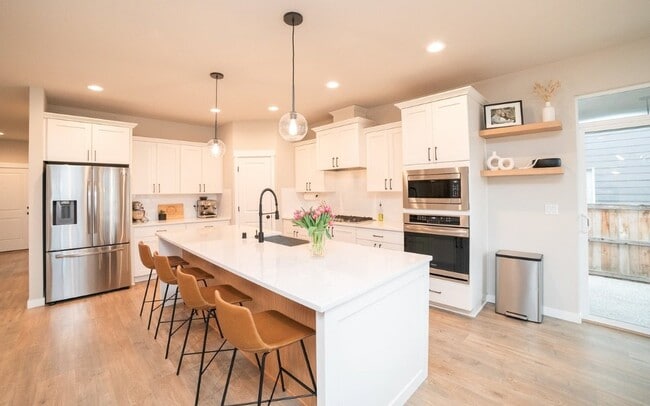 Photo - 1110 NE 11th Pl