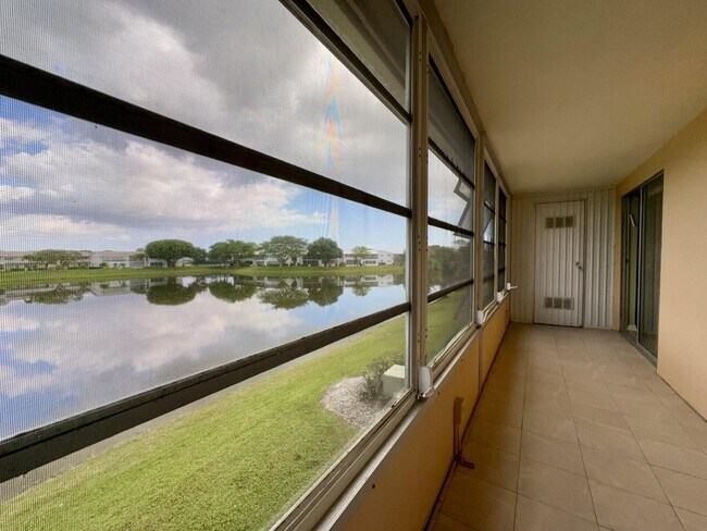 Photo - 213 Somerset K