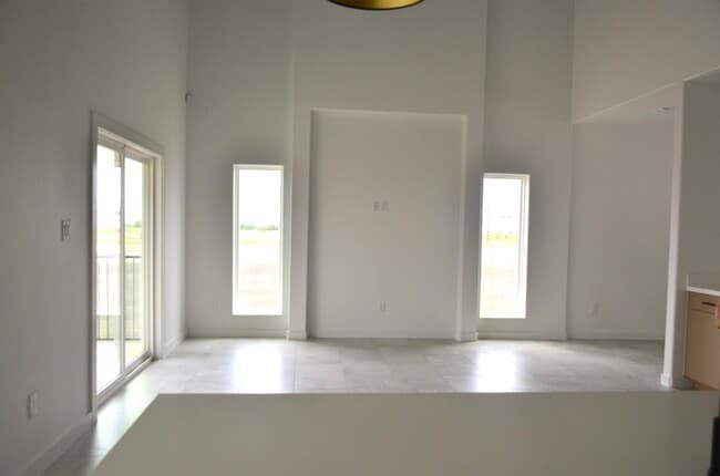 Photo - 1027 Birch Loop Unit 0