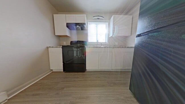 Photo - 610 Hawthorne Ave