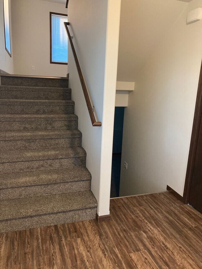 Photo - 1325 30th Ave W
