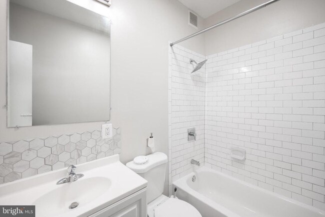 Photo - 5847 Willows Ave