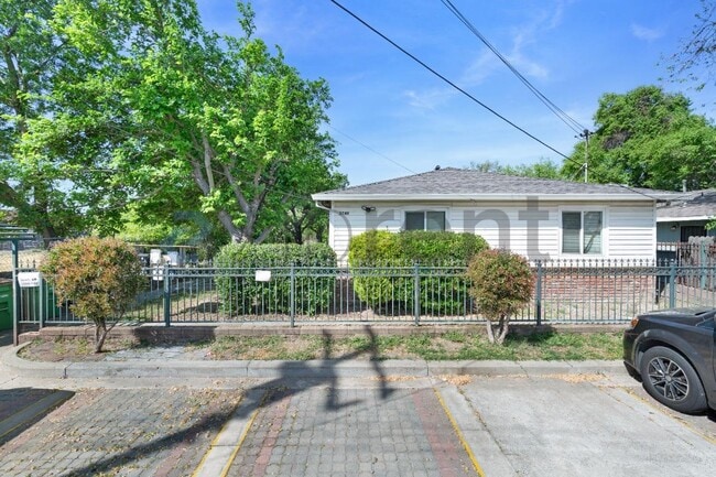 Photo - 2749 Fairfield St