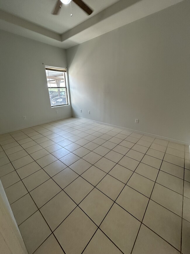 Photo - 3001 Diamondhead Ave Unit 2