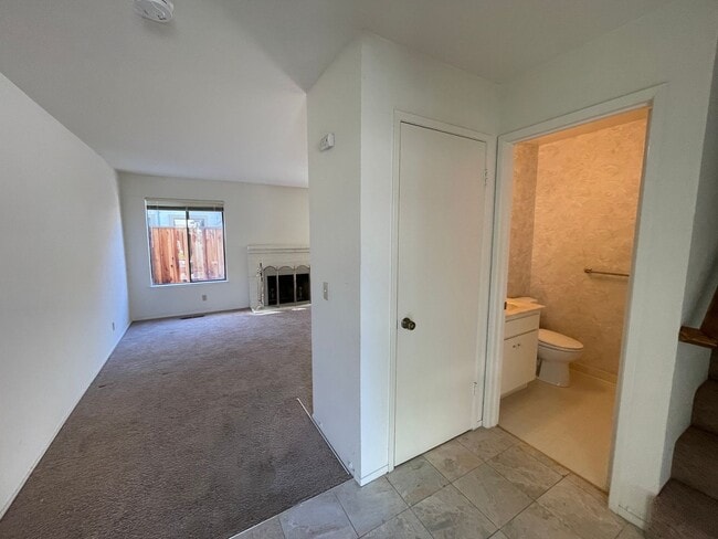 Photo - 3bd/2ba - Santa Clara Townhouse with 2 Car Garage