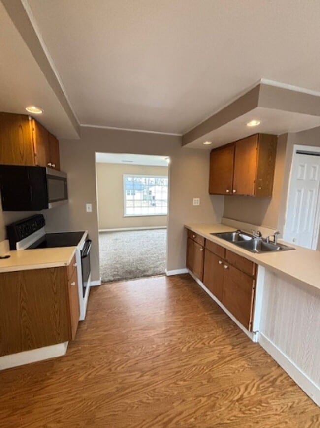 Photo - 705 Roslyn Dr. Rantoul, IL