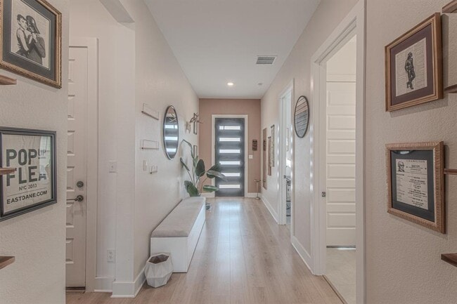 Photo - 308 Millbend Rd