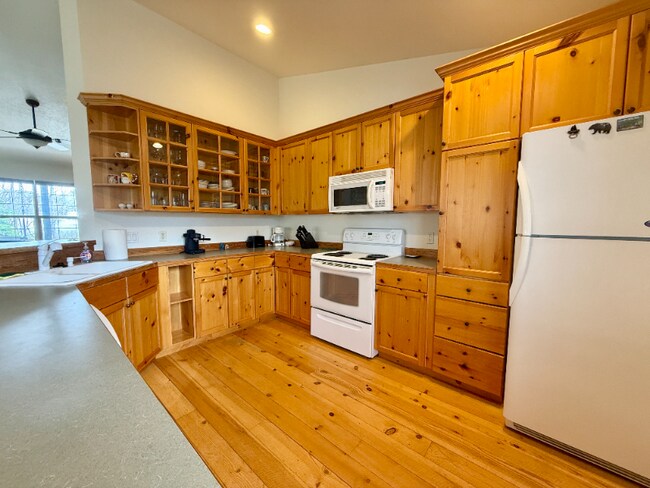 530 Glenwood Rd