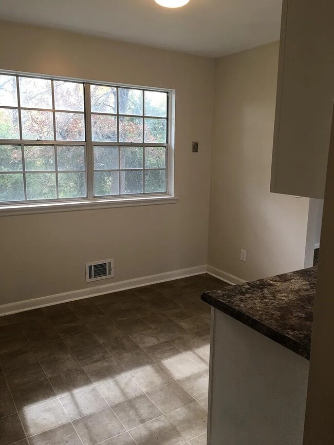 Photo - 3002 Seminole Dr
