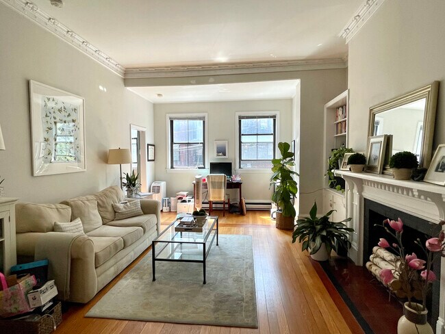 Photo - 310 Marlborough St Unidad 3