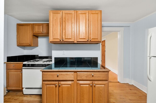Photo - 22-26 Waltham St Maynard Unit B3