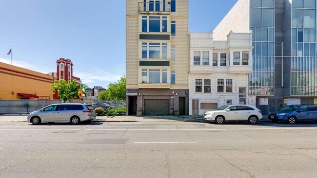 Photo - 275 9th St