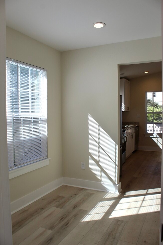 Photo - 215 Gores Row