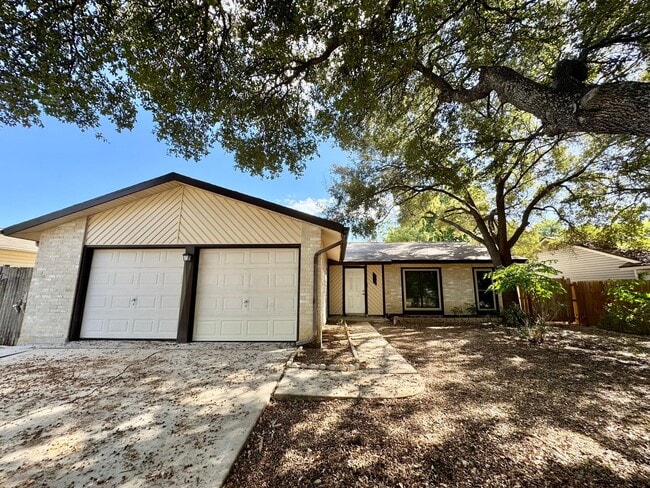 Building Photo - *COMING SOON* Beautiful 3-Bedroom/ 2 Bath REMODELED Home!