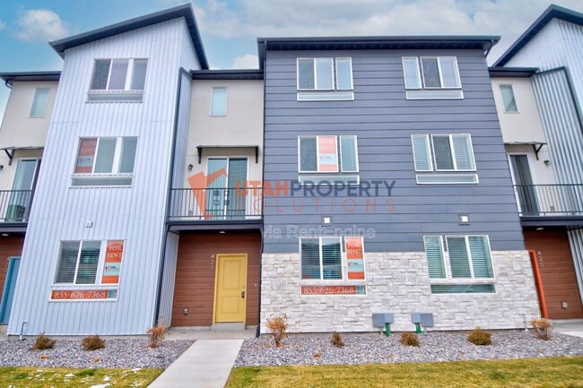 Building Photo - 425 S 960 W