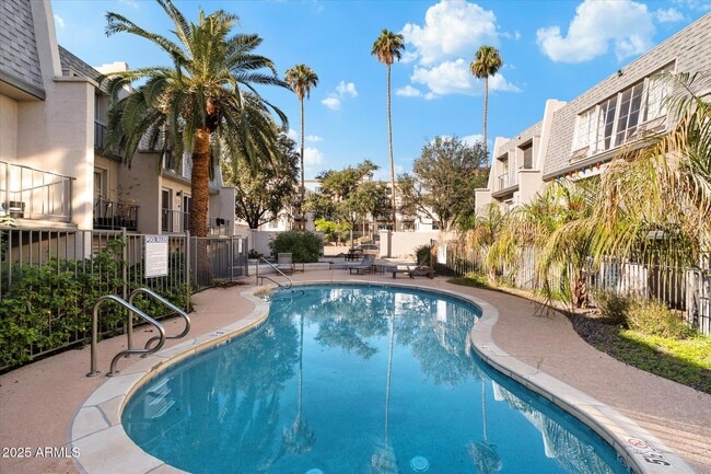 Building Photo - 1018 E Osborn Rd Unit E