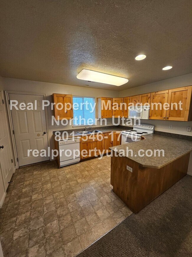 3 Bedroom Ogden Townhome Available Now! House Rental in Ogden, UT