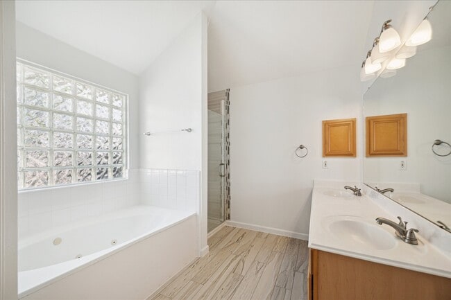 Photo - 25826 Elmley Pl