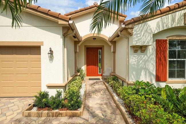 Photo - 4/3/2 Copperleaf POOL home in Palm City!!