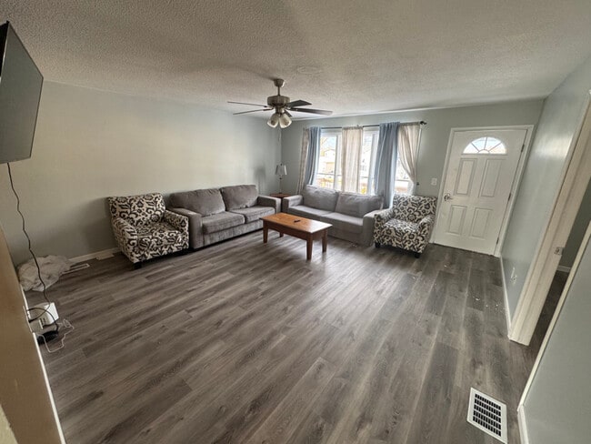 Photo - 3742 School St