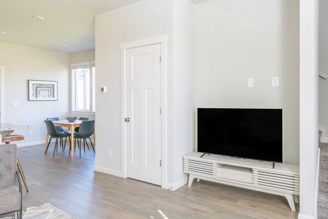 Photo - 7743 SE Kinnaman St