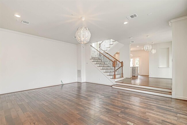 Photo - 1910 Oakdale St