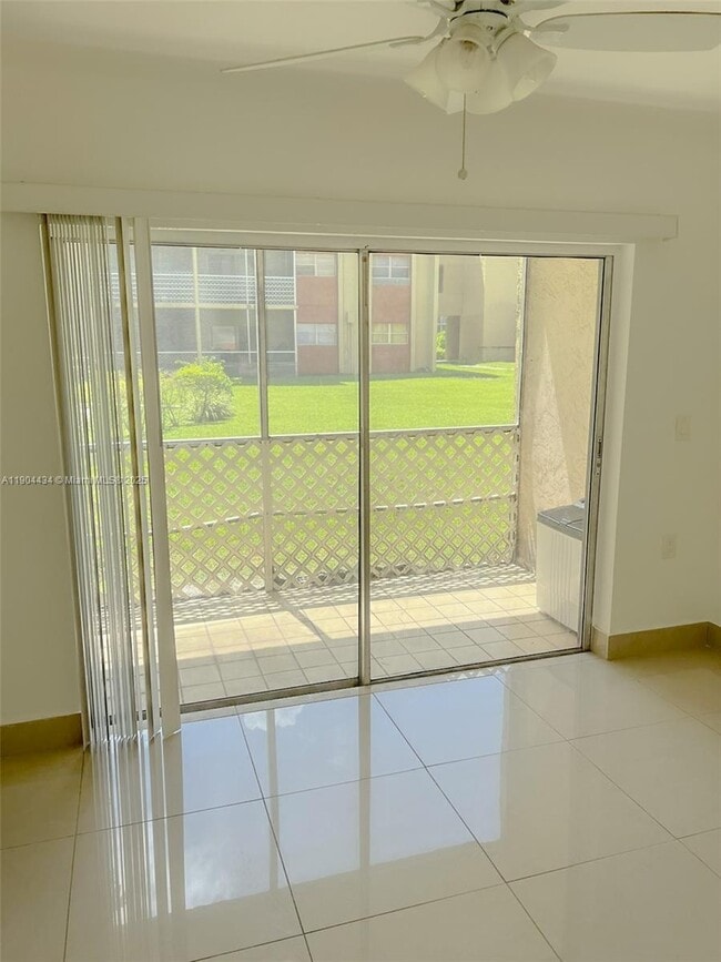 Photo - 3610 NW 21st St Unidad 104