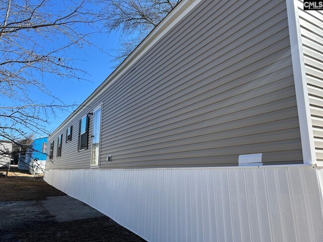 Photo - 600 Ermine Rd