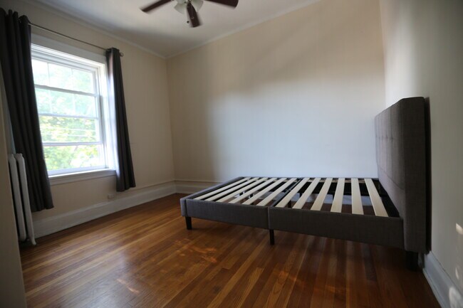 Bed 1 - 2016 Sherman Ave Apartment Unit 3W