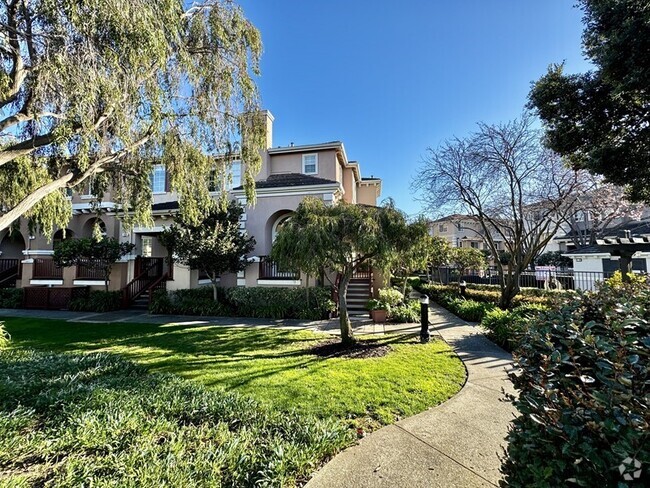 Building Photo - Redwood City Rental