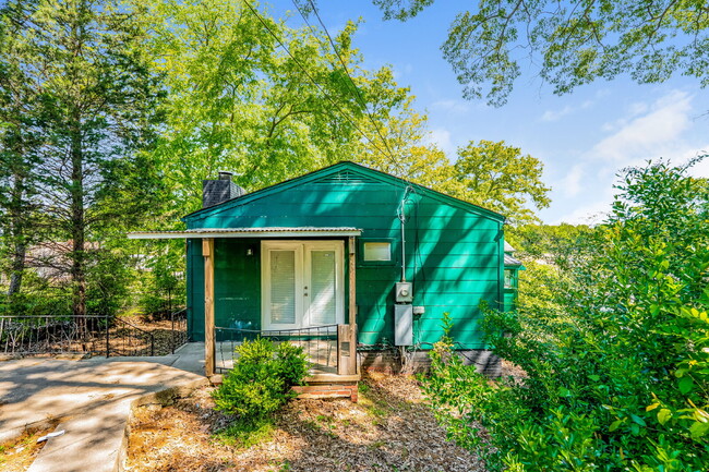 Building Photo - Your Fresh Start Begins Here: Spacious, Re... Rental