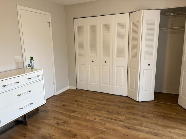 Photo - 372 Camden P