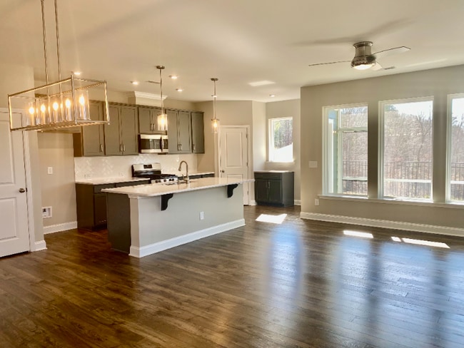 Photo - 249 Deardom Wy