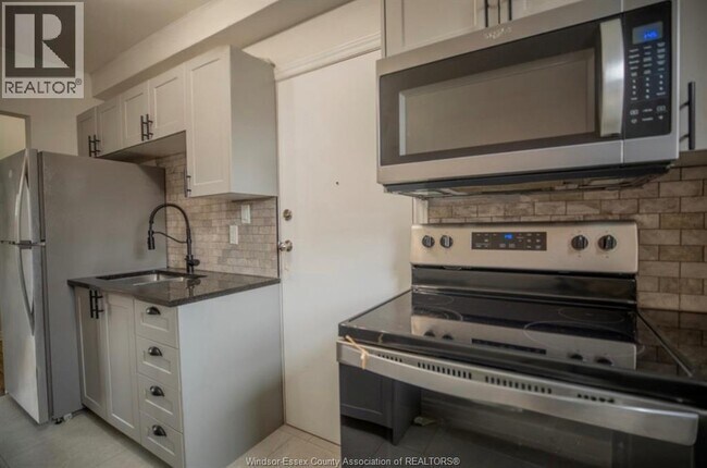 Photo - 416 Lincoln Rd Unité 12