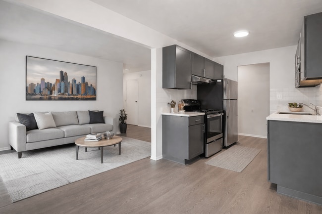 Photo - Lafayette Park Place - Detroit, MI