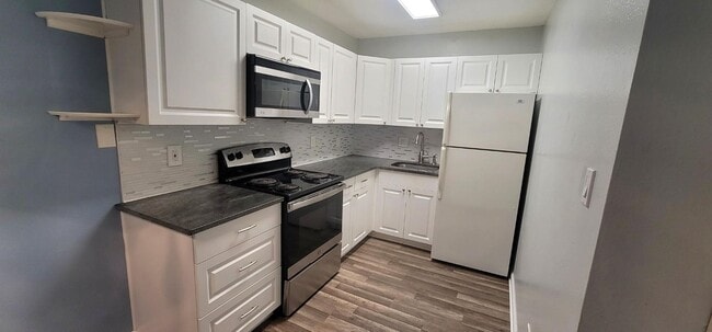 Photo - 637 Stiles Ave