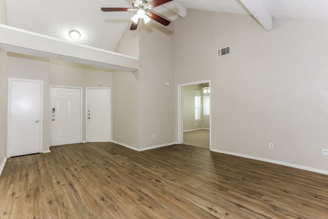 Photo - 6306 Pilgrim Ln