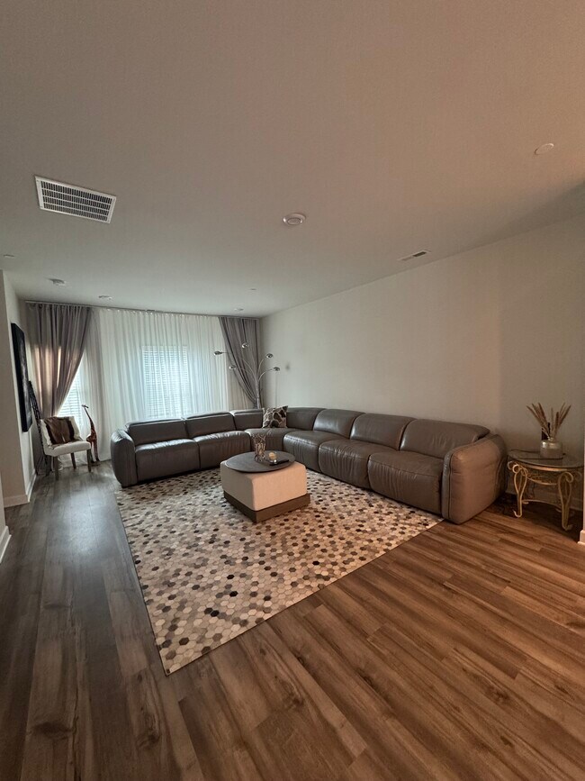 Photo - 2612 Greenmarket Dr