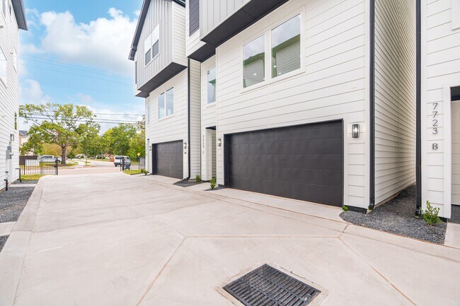 Photo - 7723 Hammerly Blvd