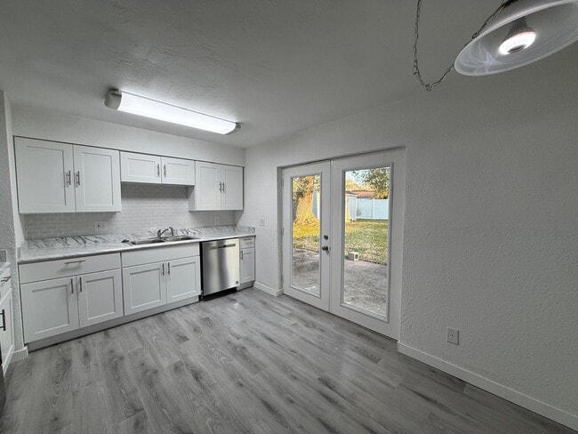 Photo - 793 Aspen Dr