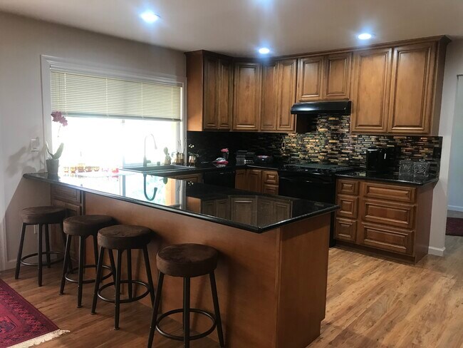 Photo - 460 Monti Cir