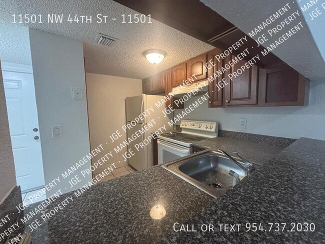 Photo - 11501 NW 44th St Unit 11501