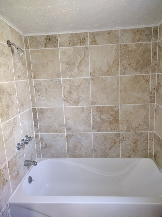 Photo - 705 W 13th St