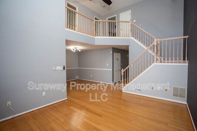Photo - 605 Doral Dr