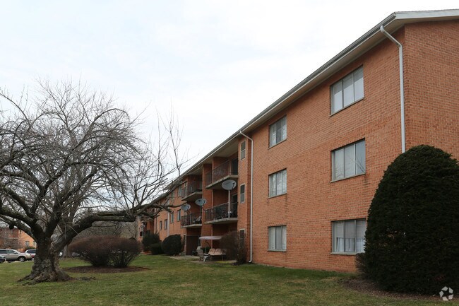 Photo - Edgewood Apartments