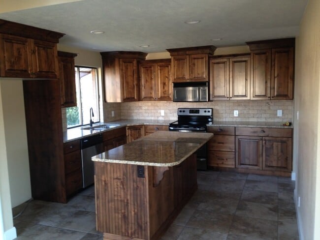 Photo - 910 E Fort Pierce Dr