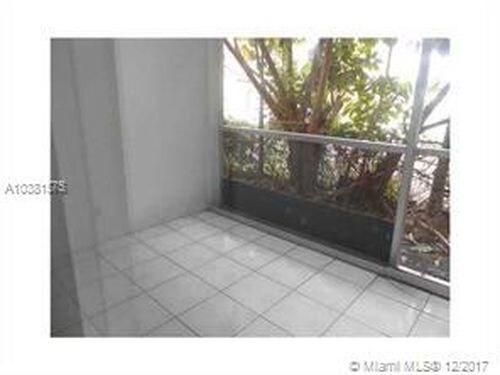 Photo - 2832 Fillmore St