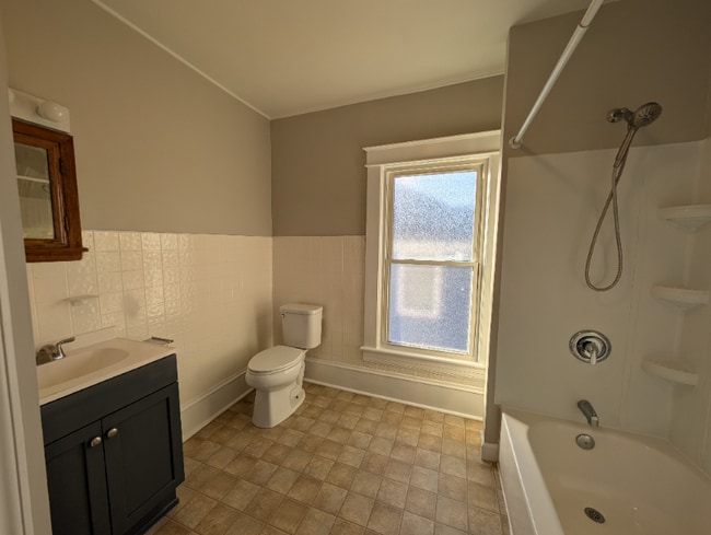 Photo - 1825 Patterson Ave SW